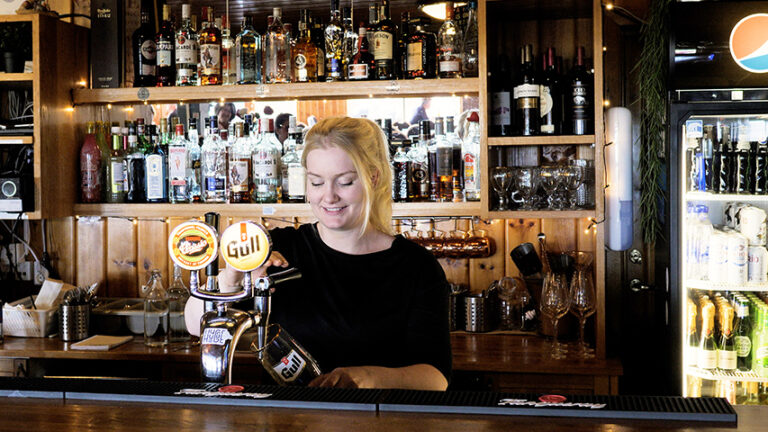 restaurant bar